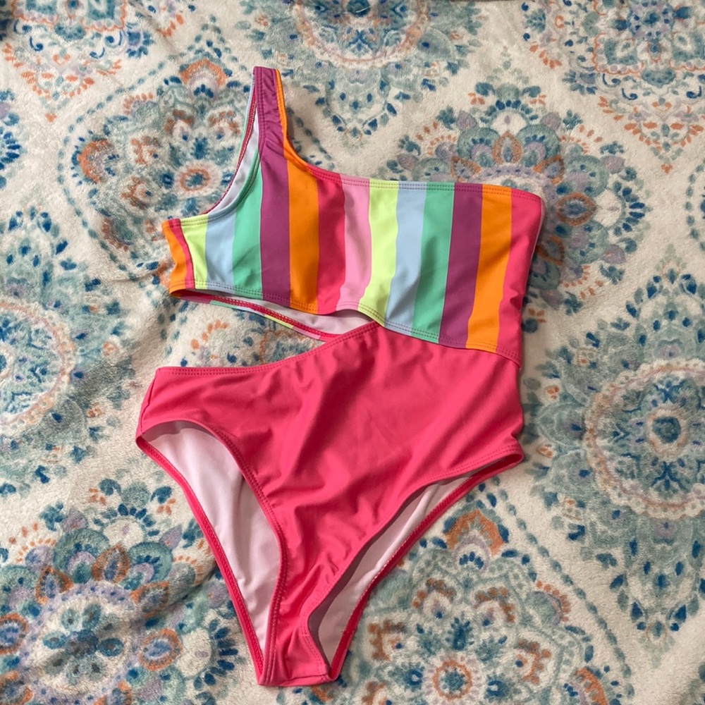 Bathing suit